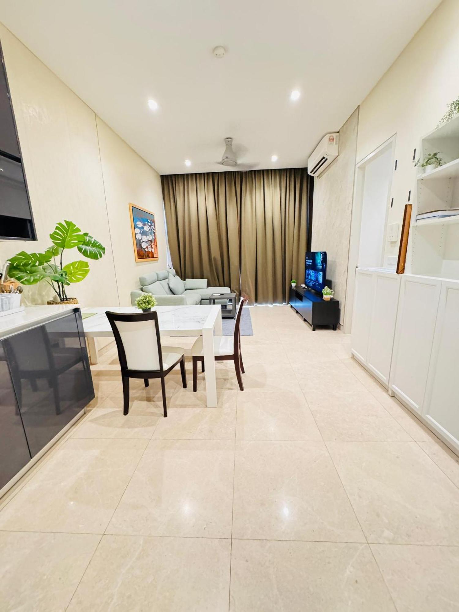 קואלה לומפור Lucentia Residence Has An Amazing Pool מראה חיצוני תמונה