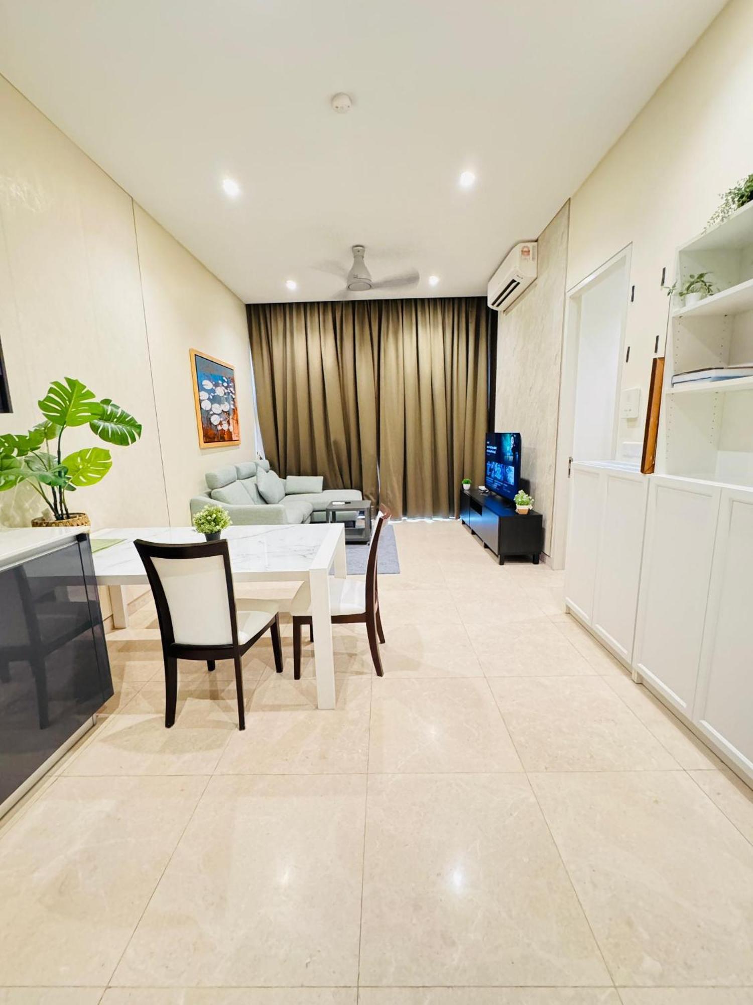 קואלה לומפור Lucentia Residence Has An Amazing Pool מראה חיצוני תמונה